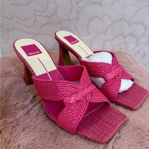 Dolce Vita Nitro sandal in Orchid Raffia size 8